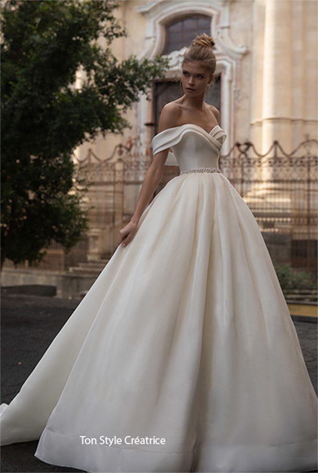 Robe de mariée princesse col marquise pas cher