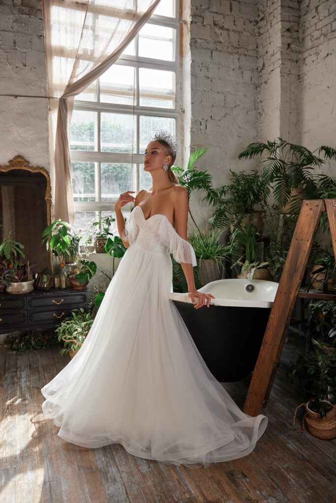 Robe de mariée évasé Gard, Occitanie, découvrez nos magnisfique robe de mariée sur-mesure, confectionné avec des tissus 100% Européen