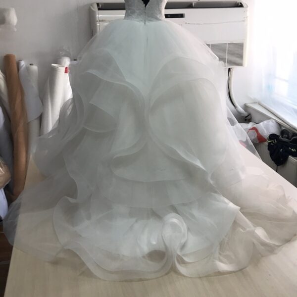 Robe de mariée en confection dans l'atelier de Laura Queen Création