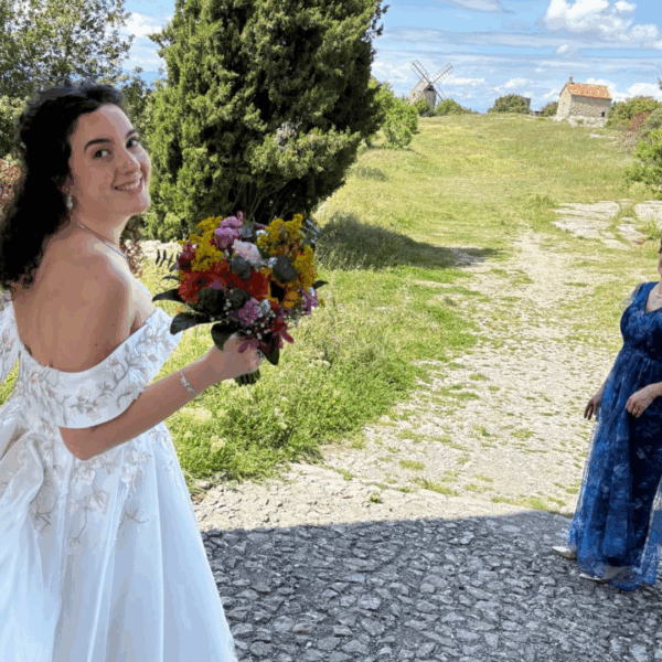 Robe de mariée sur-mesure princesse dentelle florale coloré