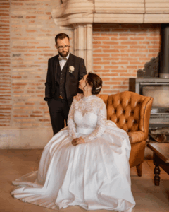 Robe de mariée princesse jupe volumineuse en satin haut de gamme haut en dentelle chantilly et dentelle 3 D florale perlé