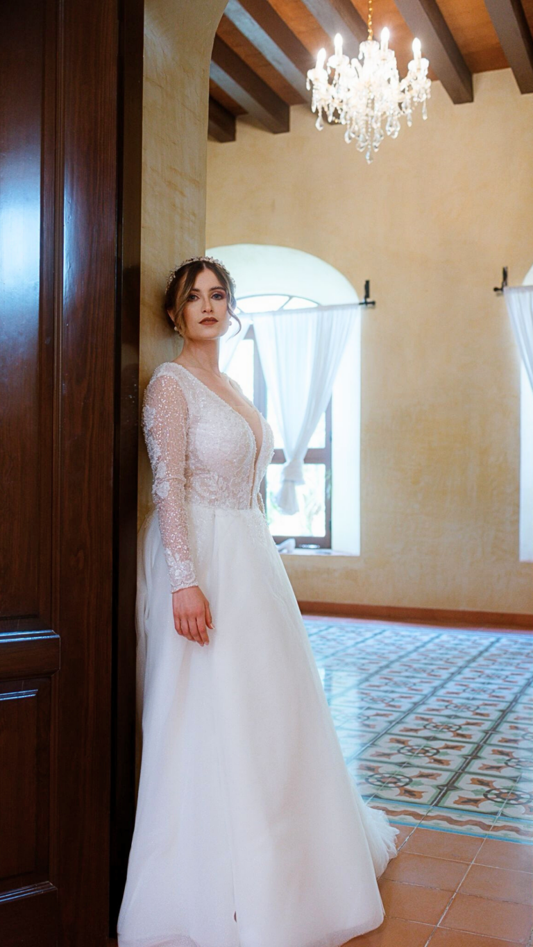 Robe de mariée sur-mesure corset dentelle Laura Queen Création Uzès